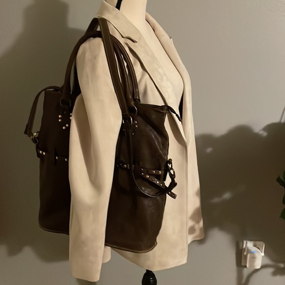 CAVALCANTI ITALY LEATHER BROWN CROSSBODY PURSE. - Picture 7 of 9